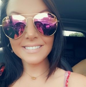 Meet your Posher, Karla